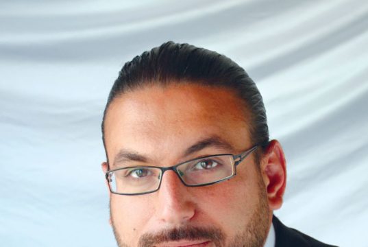 Point/Counterpoint: Should FEVAR be used for a short neck?