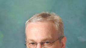 Should clopidogrel be discontinued prior to open vascular procedures?