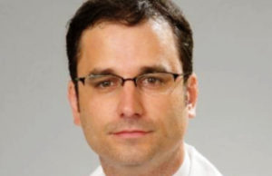 SCVS 2025: Multicenter data show favorable role for FEVAR over chimney grafts