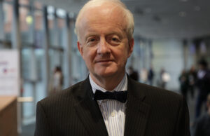 Medical therapy gains highlight need to reassess carotid surgery