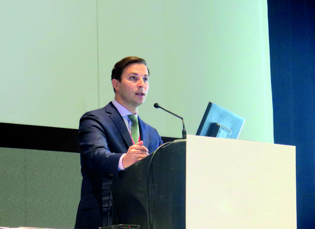 Abramowitz - would be good to remove the VESS on the podium if poss!-1