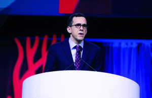 Transatlantic multicenter experience highlights effectiveness of total endovascular aortic repair with F/BEVAR but 5% risk of major stroke