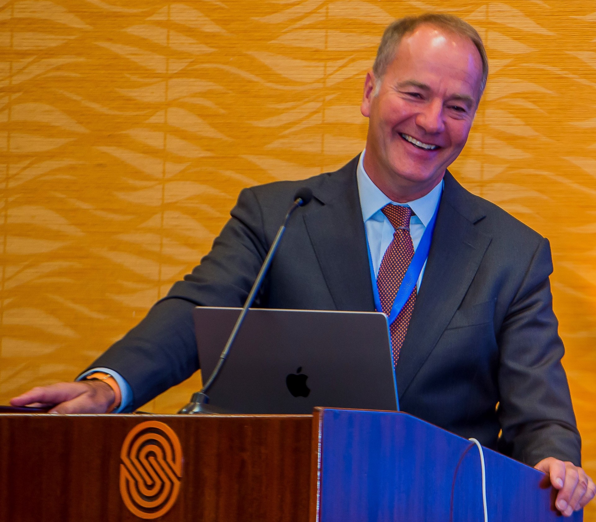 ‘Critical’ importance of lifelong surveillance after EVAR headlines newly published 10-year ENGAGE data